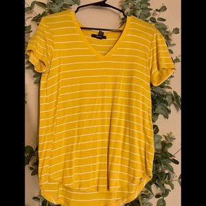 yellow stripped tee 🌞💛